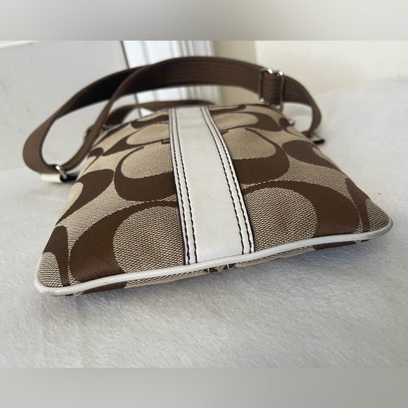 Coach Brown Signature Canvas Crossbody Bag EUC - Picture 8 of 12